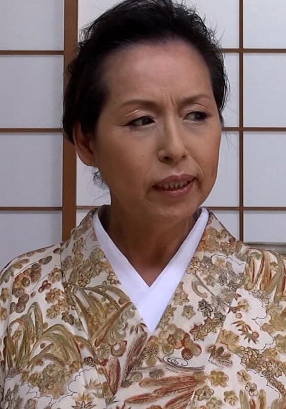 旦那が淡泊過ぎて子供が大きくなったのをきっかけに離婚したバツイチの熟女さん！性欲を満たそうとAV出演！和服ショートヘアーで凛々しい雰囲気のギャップが凄い淫乱SEX！